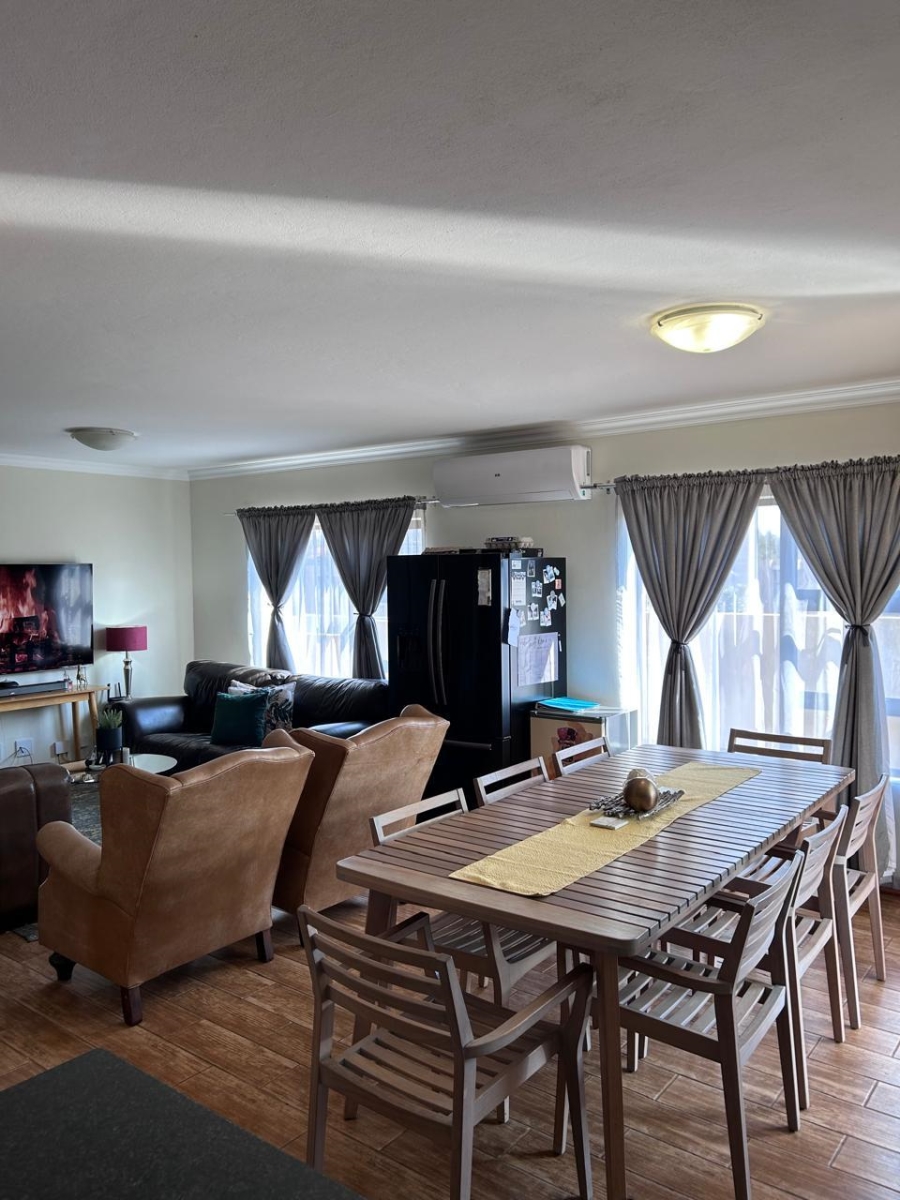 To Let 3 Bedroom Property for Rent in Melodie North West